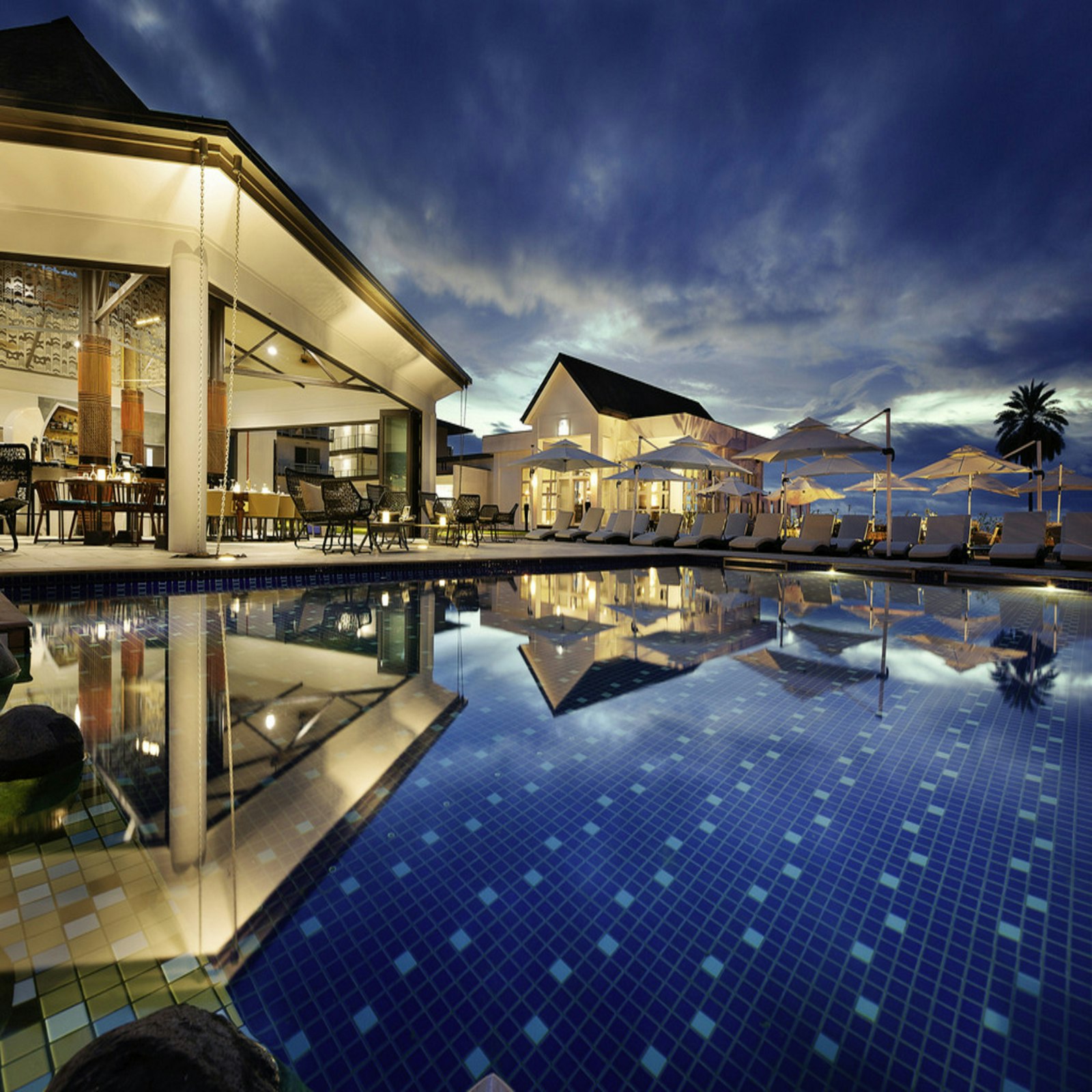 Hotel Mediterráneo Calpe — Piscina infinita