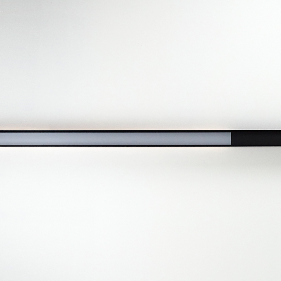 [KLR2A14D39ABS] Click Linear 1500mm LED Dali &gt;90º Diffusseur Ice 3000K Noir Satiné 140 cm / 28W